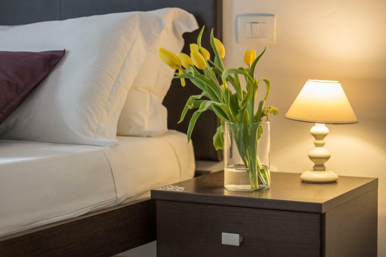 Emma & Olga Apartments -In The City Centre- ฟลอเรนซ์ ภายนอก รูปภาพ