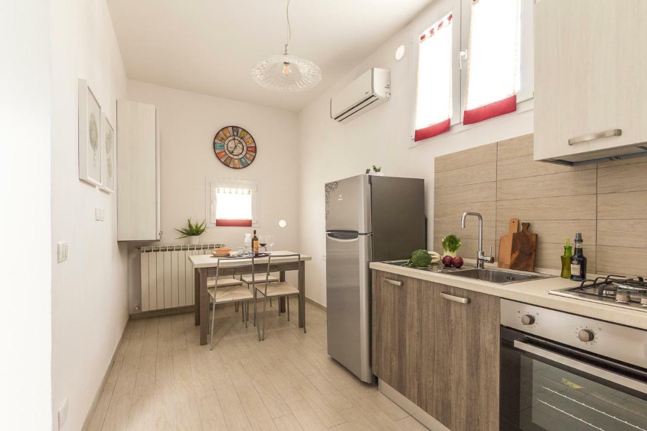 Emma & Olga Apartments -In The City Centre- ฟลอเรนซ์ ภายนอก รูปภาพ
